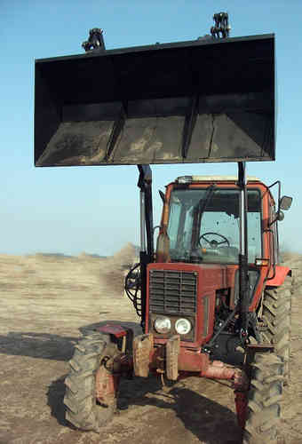 Frontlader für Belarus MTS bis 1100 kg mit Euroaufnahme +Jousticksteuerung 3 Weg