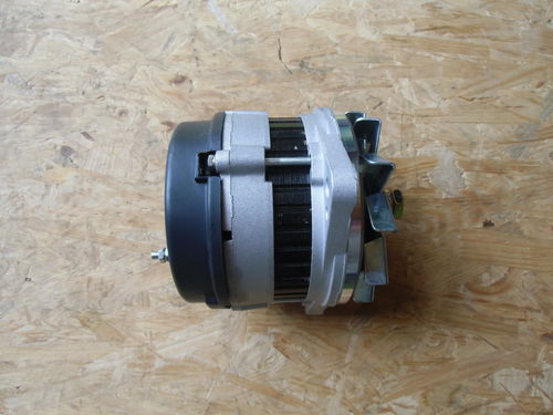 Ursus 4514 Lichtmaschine mit Durchgang Antrieb Kompressor 14V55A